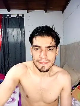 Snapshot of BlakeandRouse chatting on January 18, 10:35 pm BlakeandRouse online show from January 18, 10:35 pm