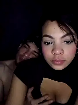 Snapshot of BlakeandRouse chatting on February 8, 8:06 pm BlakeandRouse online show from February 8, 8:06 pm