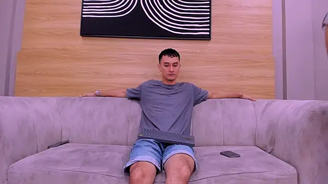 Snapshot of hell_twink chatting on May 15, 3:21 pm hell twink online show from May 15, 3:21 pm