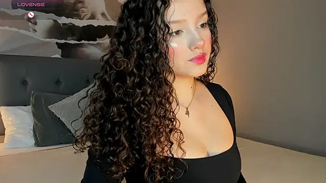 LucyLovelyy online show from June 1, 2:23 am