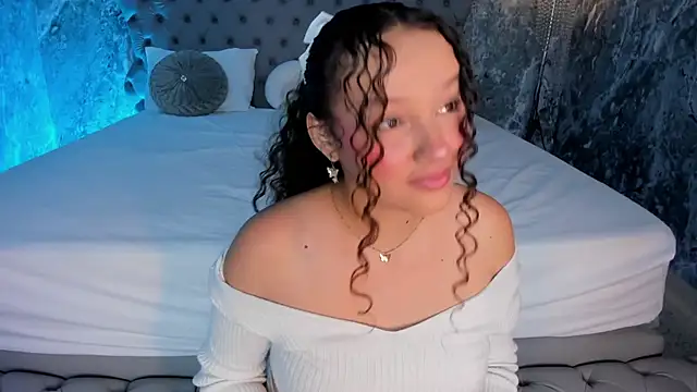 Snapshot of LucyLovelyy chatting on March 15, 3:06 pm LucyLovelyy online show from March 15, 3:06 pm