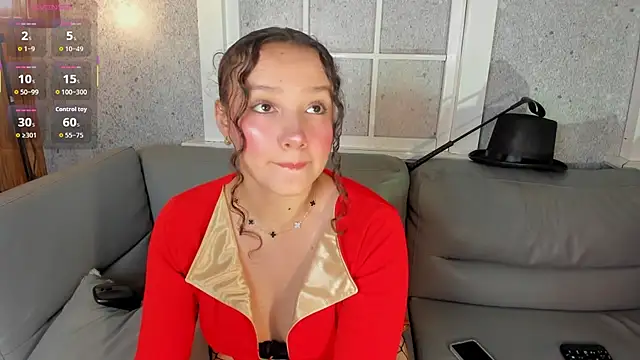 Snapshot of LucyLovelyy chatting on October 7, 2:12 am LucyLovelyy online show from October 7, 2:12 am