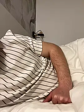 Snapshot of couplehot992 chatting on February 27, 7:37 pm couplehot992 online show from February 27, 7:37 pm