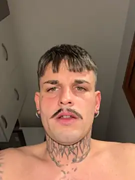 Snapshot of D3V0Z chatting on November 14, 10:13 pm D3V0Z online show from November 14, 10:13 pm