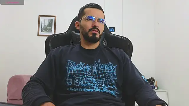 Snapshot of Massimoo_07 chatting on December 1, 6:31 pm Massimoo 07 online show from December 1, 6:31 pm