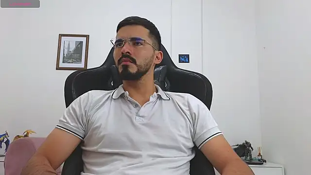 Snapshot of Massimoo_07 chatting on October 23, 7:12 pm Massimoo 07 online show from October 23, 7:12 pm