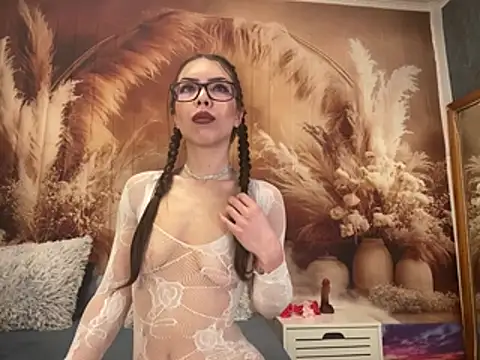 EmaLowe online show from March 2, 6:03 am