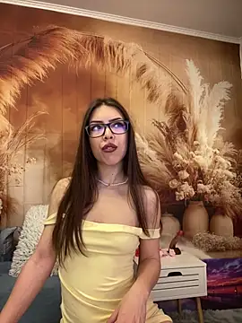 EmaLowe online show from March 23, 6:24 am