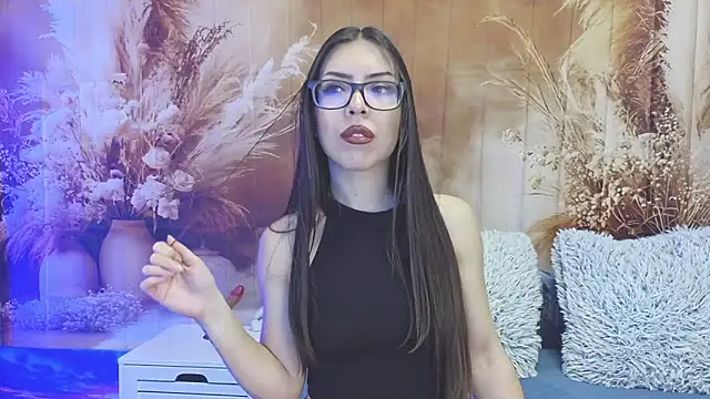 EmaLowe online show from April 1, 3:41 am