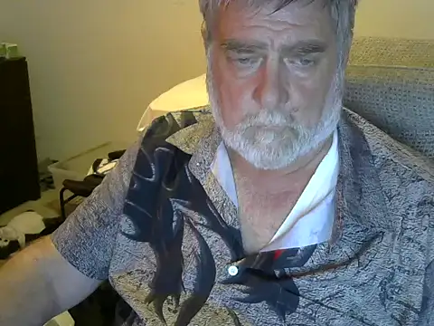Snapshot of viejo_oso chatting on September 19, 2:15 am viejo oso online show from September 19, 2:15 am