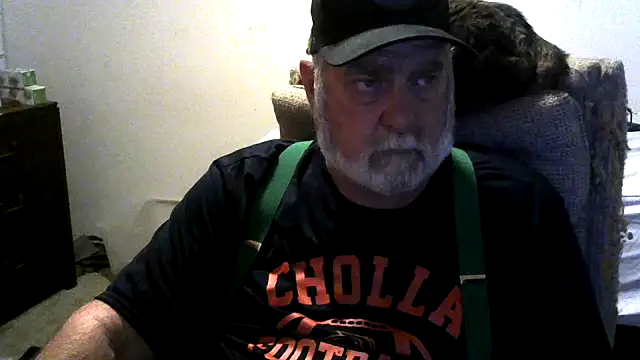 Snapshot of viejo_oso chatting on December 1, 4:46 am viejo oso online show from December 1, 4:46 am