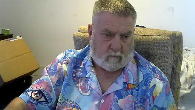Snapshot of viejo_oso chatting on October 19, 8:44 pm viejo oso online show from October 19, 8:44 pm
