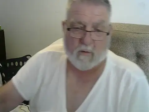 Snapshot of viejo_oso chatting on October 4, 10:00 pm viejo oso online show from October 4, 10:00 pm