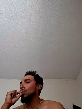 Snapshot of zeek520 chatting on December 21, 11:13 pm zeek520 online show from December 21, 11:13 pm