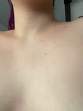 Snapshot of Sophia_cyrus11 chatting on February 16, 1:49 pm Sophia cyrus11 online show from February 16, 1:49 pm