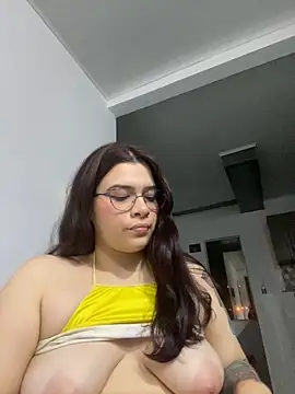 Snapshot of Sophia_cyrus11 chatting on March 5, 12:38 am Sophia cyrus11 online show from March 5, 12:38 am