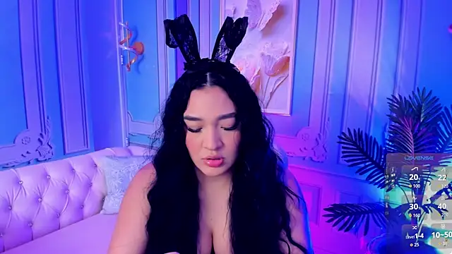 stefany duque1  online show from October 31, 6:59 pm