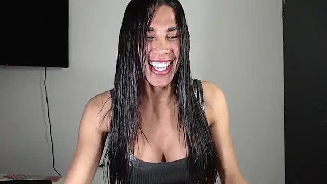 Ebonyxprincess  online show from April 2, 2:19 am