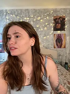 Snapshot of Sabrina_shells chatting on November 8, 10:19 am Sabrina shells online show from November 8, 10:19 am