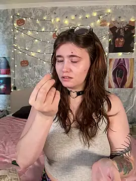 Snapshot of Sabrina_shells chatting on October 29, 10:36 am Sabrina shells online show from October 29, 10:36 am