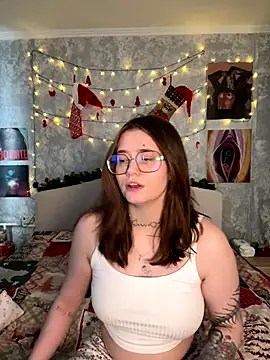 Snapshot of Sabrina_shells chatting on January 7, 9:14 am Sabrina shells online show from January 7, 9:14 am