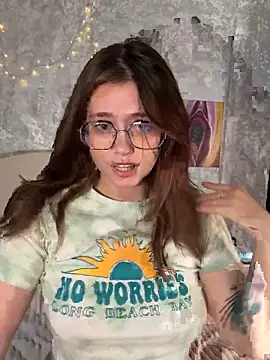 Snapshot of Sabrina_shells chatting on September 11, 10:37 am Sabrina shells online show from September 11, 10:37 am