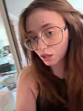 Snapshot of Sabrina_shells chatting on February 15, 9:08 am Sabrina shells online show from February 15, 9:08 am