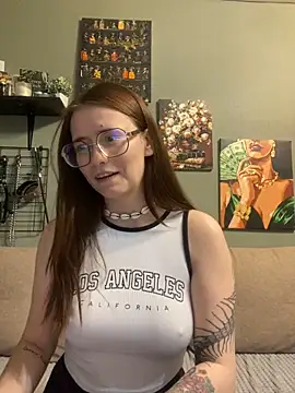 Snapshot of Sabrina_shells chatting on March 16, 4:34 pm Sabrina shells online show from March 16, 4:34 pm