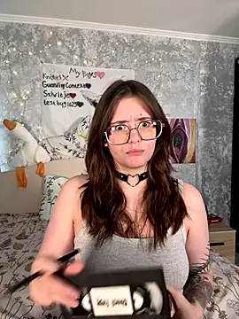 Snapshot of Sabrina_shells chatting on October 4, 10:50 am Sabrina shells online show from October 4, 10:50 am