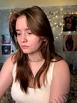 Snapshot of Sabrina_shells chatting on December 21, 9:33 am Sabrina shells online show from December 21, 9:33 am