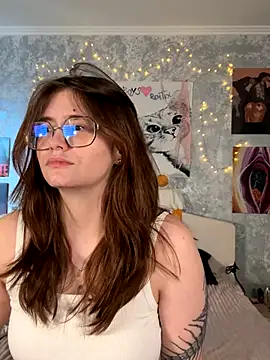 Snapshot of Sabrina_shells chatting on October 12, 10:38 am Sabrina shells online show from October 12, 10:38 am