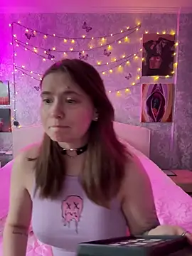 Snapshot of Sabrina_shells chatting on February 5, 8:32 am Sabrina shells online show from February 5, 8:32 am