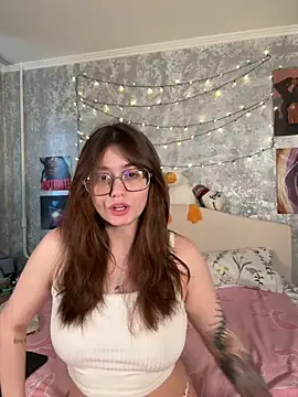 Snapshot of Sabrina_shells chatting on November 14, 10:52 am Sabrina shells online show from November 14, 10:52 am