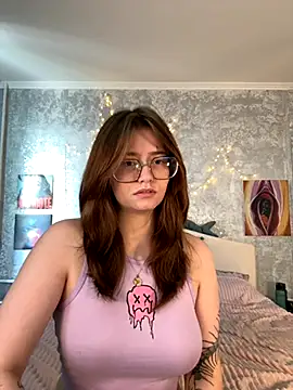 Snapshot of Sabrina_shells chatting on September 10, 10:25 am Sabrina shells online show from September 10, 10:25 am