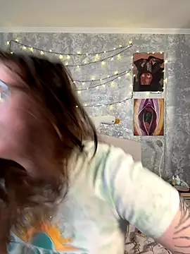 Snapshot of Sabrina_shells chatting on November 6, 10:30 am Sabrina shells online show from November 6, 10:30 am