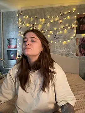 Snapshot of Sabrina_shells chatting on November 29, 10:15 am Sabrina shells online show from November 29, 10:15 am