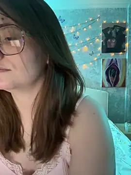 Snapshot of Sabrina_shells chatting on February 6, 9:27 am Sabrina shells online show from February 6, 9:27 am