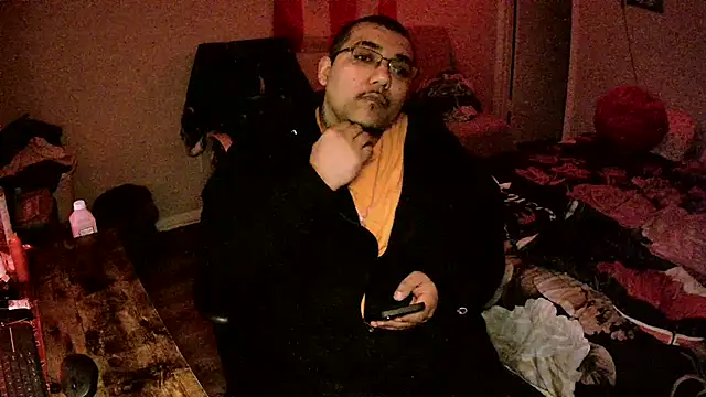 cloudy couple444 online show from March 3, 6:20 am