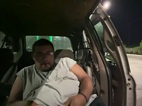 cloudy couple444 online show from April 13, 6:39 am