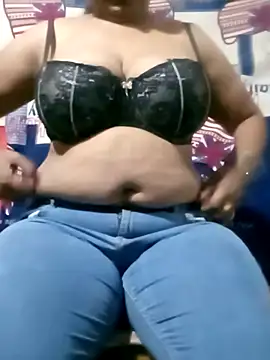 Snapshot of LustyBhabhi chatting on February 6, 1:43 pm LustyBhabhi online show from February 6, 1:43 pm