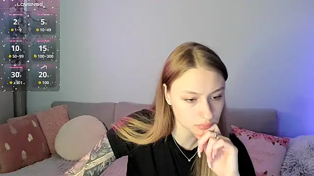 Snapshot of Haley_Vixen chatting on June 1, 8:14 am Haley Vixen online show from June 1, 8:14 am