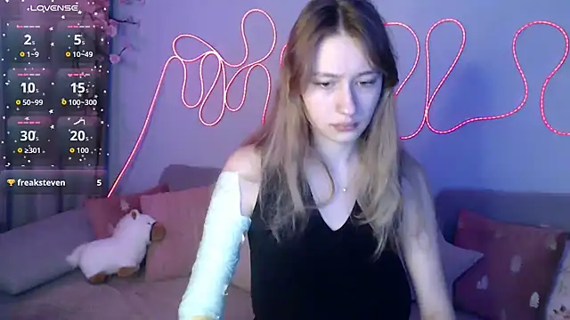 Haley Vixen online show from December 22, 9:20 am