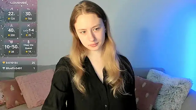 Snapshot of Haley_Vixen chatting on May 19, 8:10 am Haley Vixen online show from May 19, 8:10 am