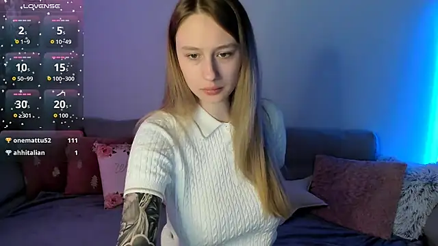 Snapshot of Haley_Vixen chatting on April 22, 8:10 am Haley Vixen online show from April 22, 8:10 am