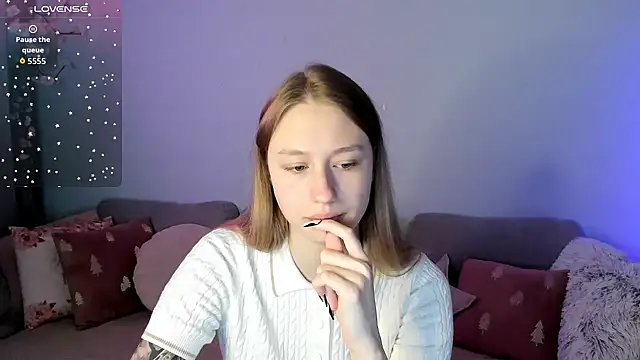 Snapshot of Haley_Vixen chatting on May 12, 8:10 am Haley Vixen online show from May 12, 8:10 am