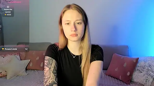 Snapshot of Haley_Vixen chatting on May 25, 8:13 am Haley Vixen online show from May 25, 8:13 am