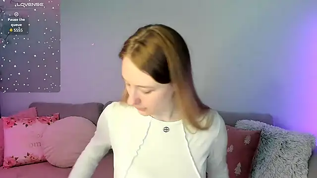 Snapshot of Haley_Vixen chatting on April 27, 8:01 am Haley Vixen online show from April 27, 8:01 am
