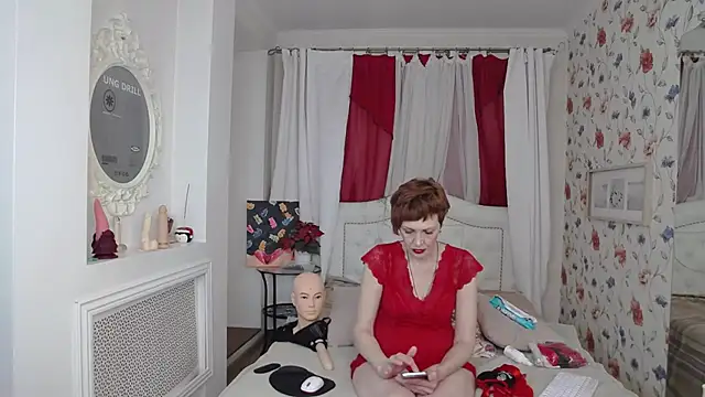 Snapshot of SilviaHart chatting on February 14, 11:42 am SilviaHart online show from February 14, 11:42 am