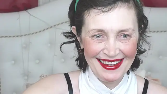 SilviaHart online show from December 18, 12:53 pm