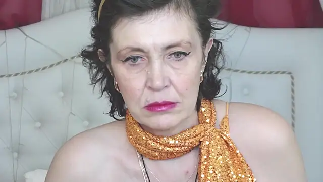 SilviaHart online show from December 14, 6:52 am